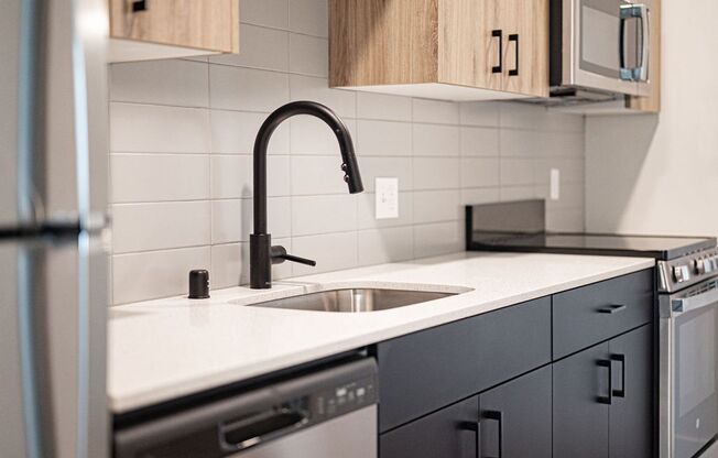 1 bed, 1 bath, 585 sqft, $1,715, Unit 515