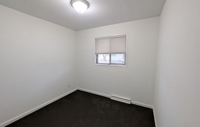 3 beds, 1 bath, $1,150