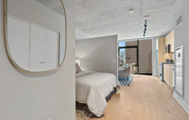 1042 W VAN BUREN