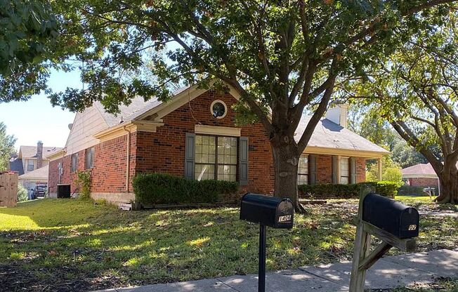 1402 BRADFORD PL