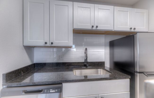 1 bed, 1 bath, 500 sqft, $850, Unit 02J