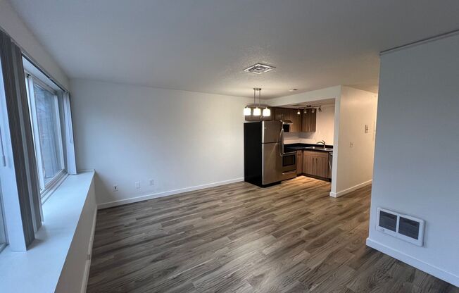 Studio, 1 bath, 390 sqft, $1,150, Unit 206