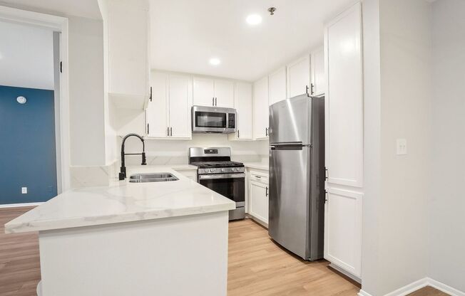 1 bed, 1 bath, 700 sqft, $1,748, Unit 214
