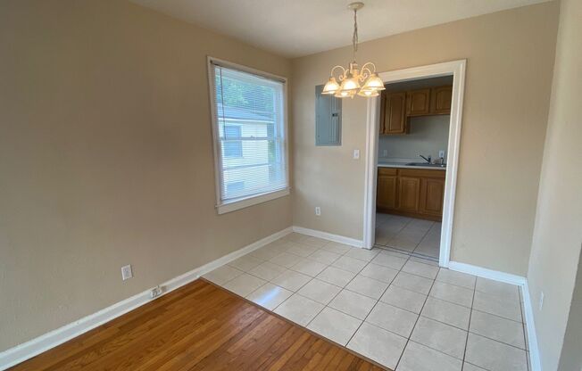 1 bed, 1 bath, 825 sqft, $1,050, Unit Unit 4