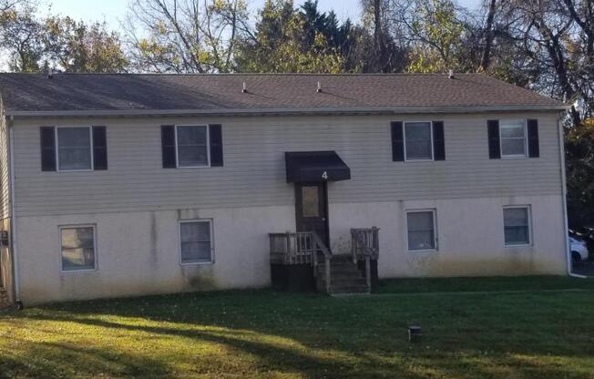 4 DORIS DR