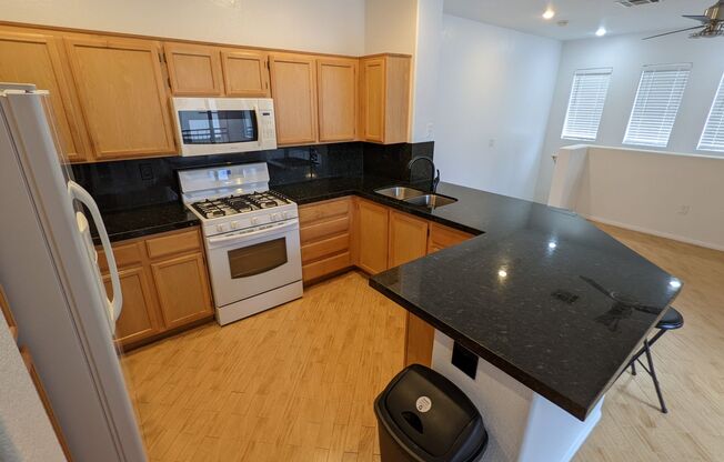 3 beds, 2 baths, $1,650, Unit # 203