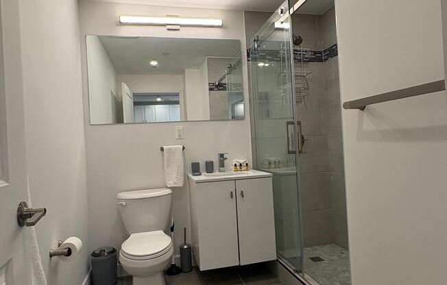 1 bed, 1 bath, $5,500, Unit 9D
