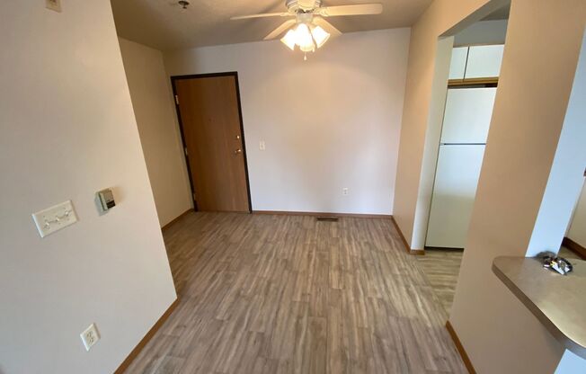 1 bed, 1 bath, 735 sqft, $907, Unit 219S