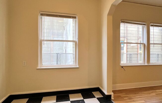 Studio, 1 bath, 450 sqft, $1,125, Unit 103