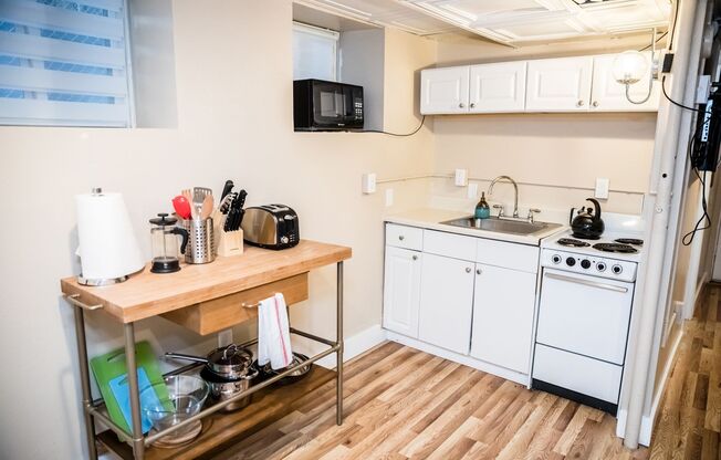 1st Month is on us!  Tour Today! Wonderful Apartments at Pearl St!