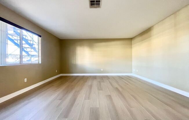Immaculate 2 beds with 2 baths Condo