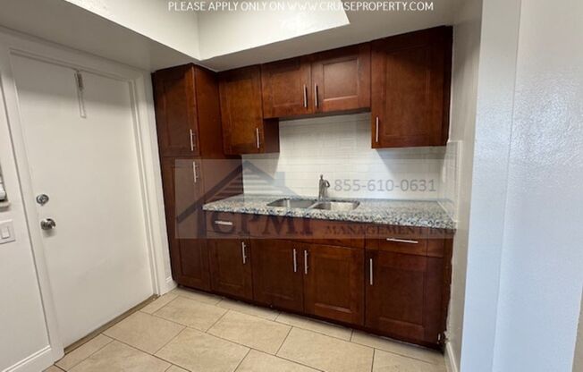 1 bed, 1 bath, 744 sqft, $1,725, Unit 35