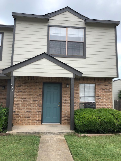 3 BEDROOM 2 BATH CONDO BY UNT