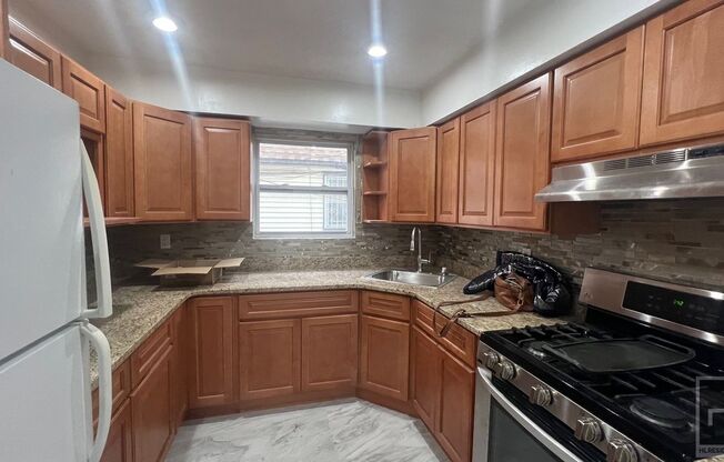 1081 SCHENECTADY AVE