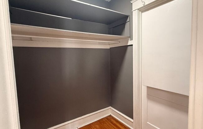1 bed, 1 bath, $1,050, Unit 305