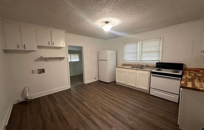 2 beds, 1 bath, $1,375