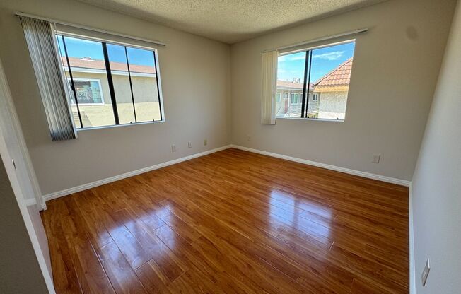 2 beds, 1 bath, $2,295