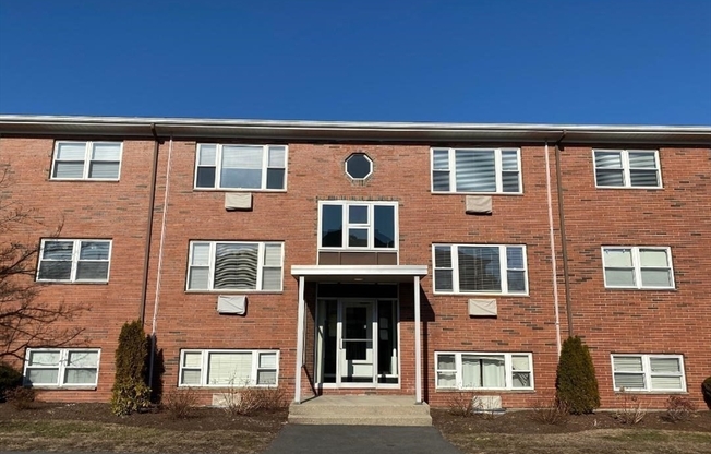 32 WHITMAN RD