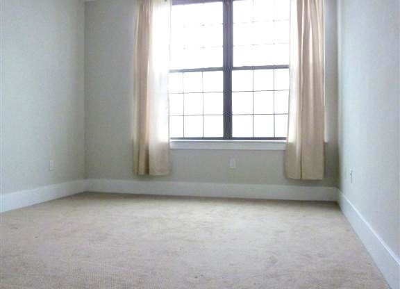 1 bed, 1 bath, 966 sqft, $3,550, Unit 318