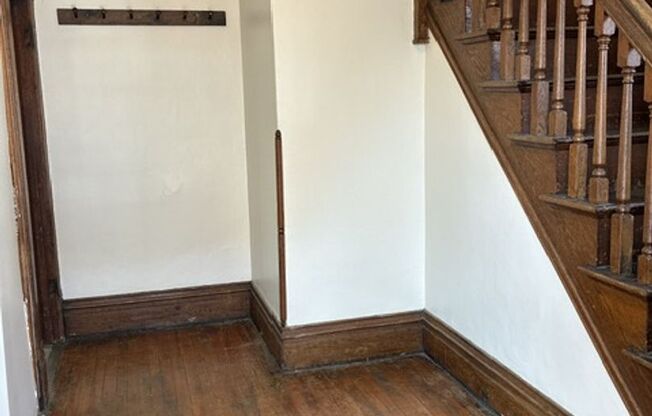 3 beds, 2.5 baths, 1,700 sqft, $1,650, Unit 1