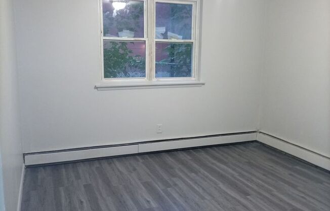 1 bed, 1 bath, 550 sqft, $1,150, Unit 212