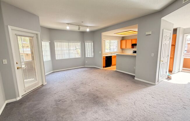 2 beds, 2 baths, $1,595, Unit UNIT 1021