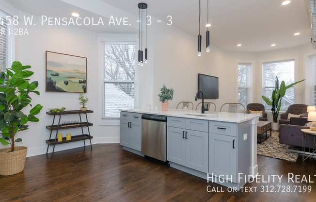 1458 W PENSACOLA AVE