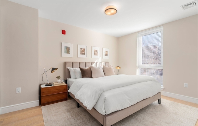 2 beds, 2 baths, 997 sqft, $4,600, Unit 402