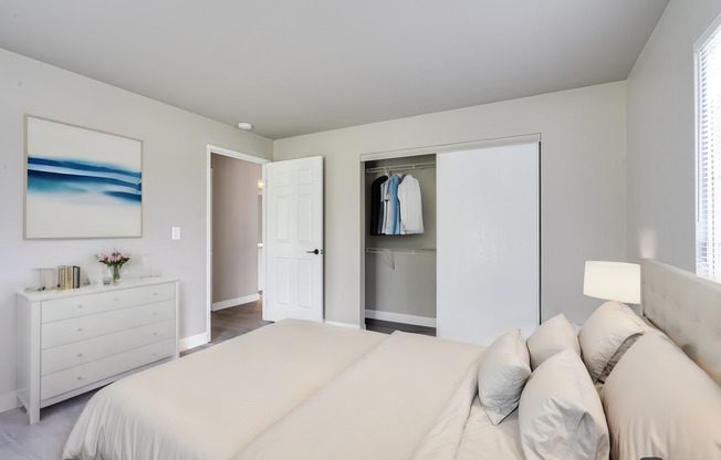 2 beds, 1 bath, 850 sqft, $1,199, Unit CC205