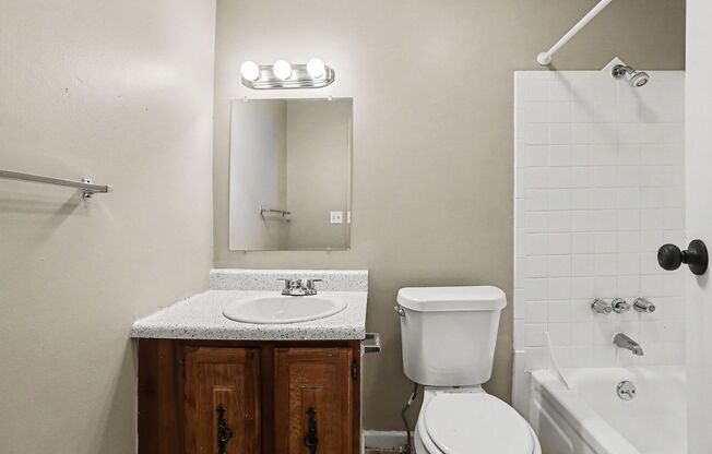 4 beds, 2.5 baths, 1,650 sqft, $1,800, Unit Chapel Dr-6823