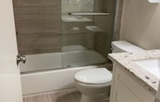 Beautiful remodeled 2 bedroom and 1 bath condo