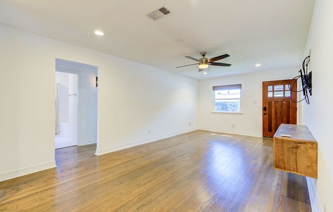 Charming 3–4 Bedroom Heights Home with Backyard Oasis!