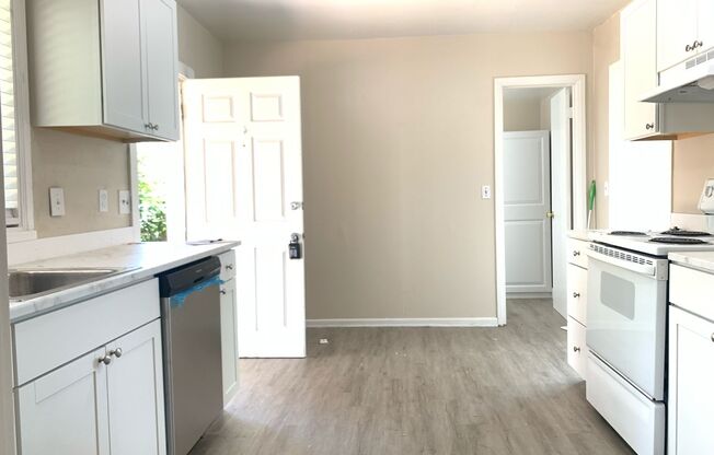 Remodeled 4 bed in Leschi
