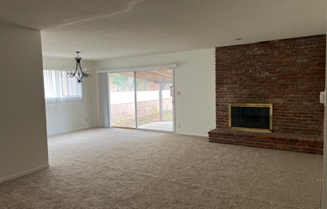 Hillside 3 Bed / 1 3/4 Bath Ranch Style Home Nestled In A Secluded Cul-de-sac