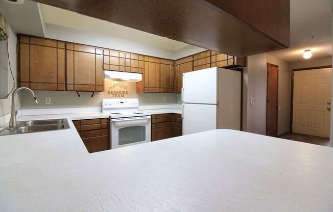 1415 S Ione Pl