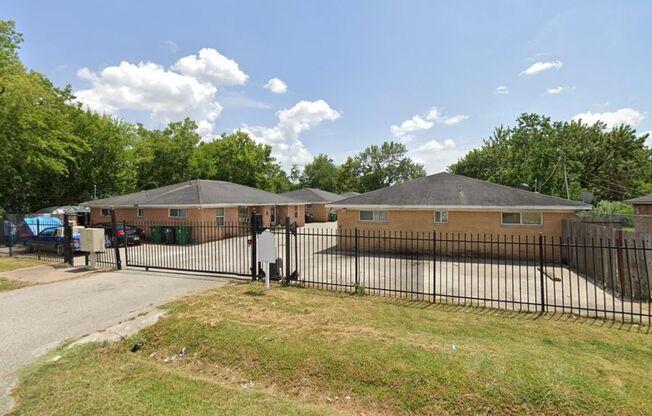 2-bedroom, 1-bath duplex Sunnyside Duplexes