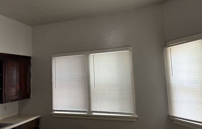 1130 W Washington St.