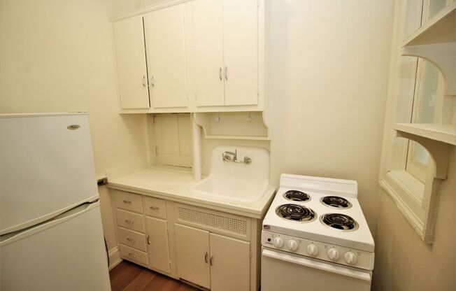 1 bed, 1 bath, 2 sqft, $925, Unit #107
