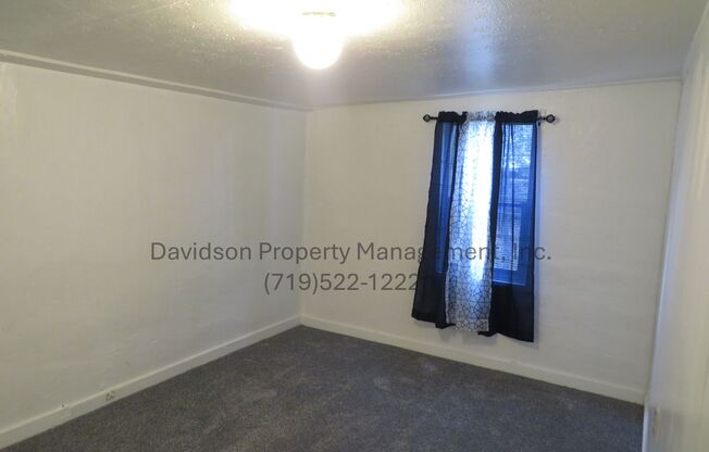 Updated Cottage Centrally Located Near The Olympic Training Center