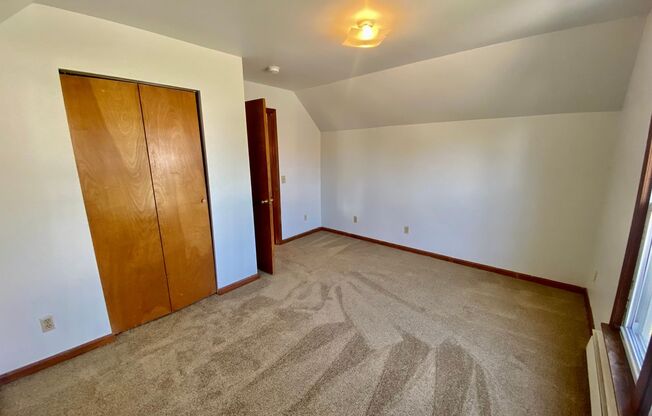 3 beds, 1 bath, $1,450, Unit 3