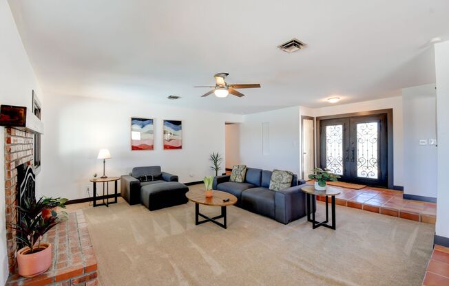 Paradise Palms – No neighbors behind you – Pool – Remodeled – Furnished