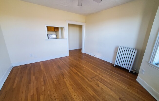 1 bed, 1 bath, $2,400, Unit 22