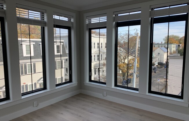 4 beds, 3 baths, 1,150 sqft, $6,450, Unit 302