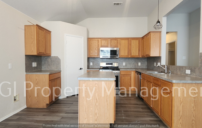 1116 CHARLOTTE DR
