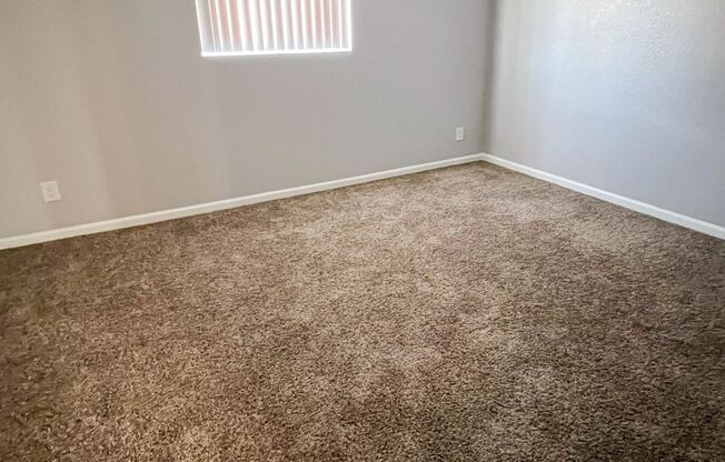 1 bed, 1 bath, 740 sqft, $965