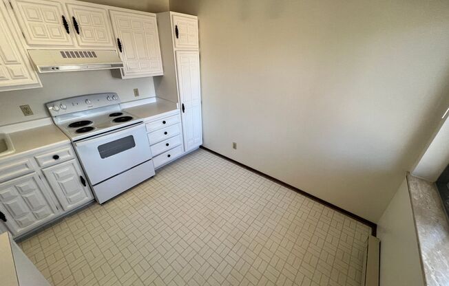 425 E. Henry Clay St.