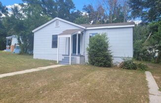 2 beds, 1 bath, $1,295