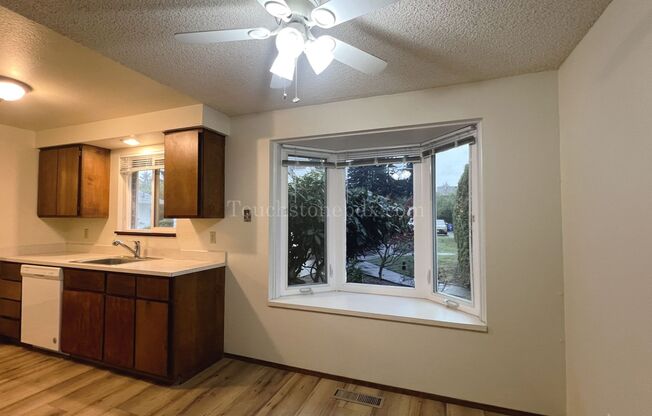 2 beds, 1 bath, $1,625, Unit 1403