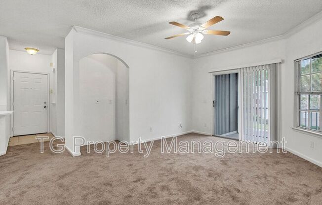 10000 Gate Parkway #123