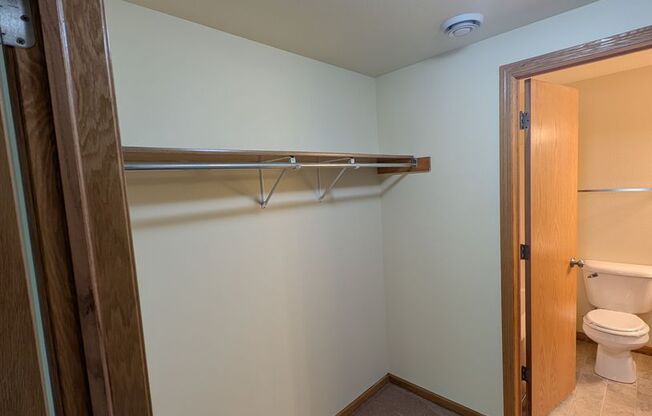 1 bed, 1 bath, 683 sqft, $1,075, Unit 2970-007